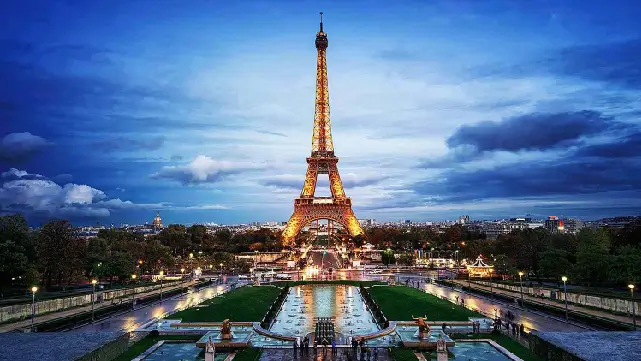1-Eiffel-Tower- Paris