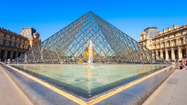 8-Louvre-Museum